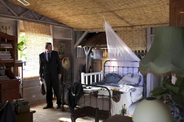 Bild 1 von 8: DI Richard Poole (Ben Miller) bei seiner Ankunft im Paradies.