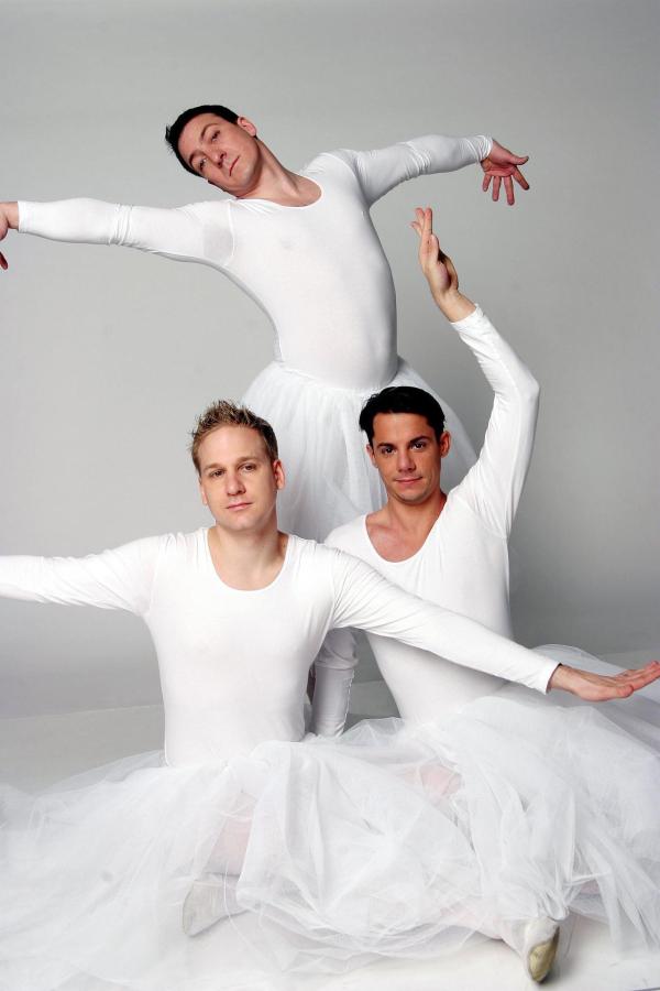 Bild 1 von 10: Im Bild: Alex Scheurer, Robert Palfrader, Max Schmiedl.