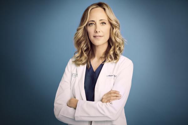 Bild 1 von 44: (18. Staffel) - Dr. Teddy Altman (Kim Raver)