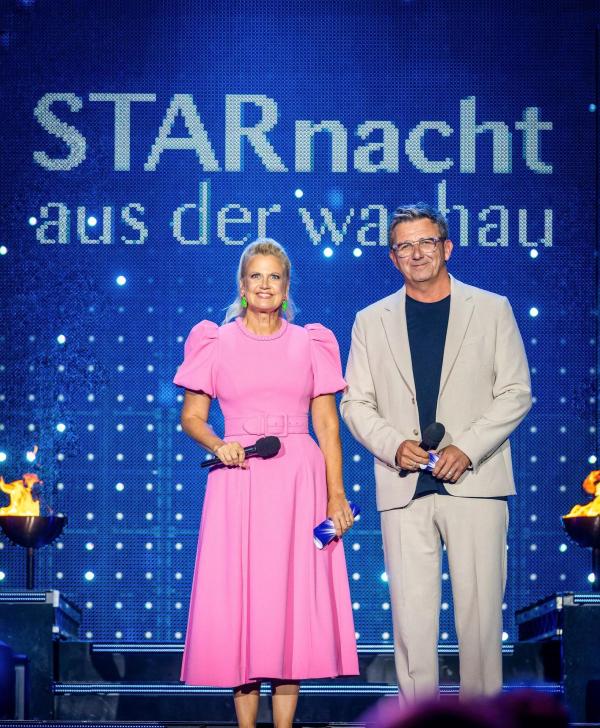 Bild 1 von 6: Im Bild: Barbara Schöneberger und Hans Sigl.