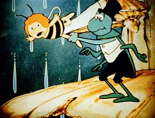 Bild 1 von 6: Im Bild: Ein kleiner Wurm ist ins Wasser gefallen und Maja will ihm zu Hilfe kommen. Flip hält sie zurück, denn er hat Angst, dass ihr etwas passiert.