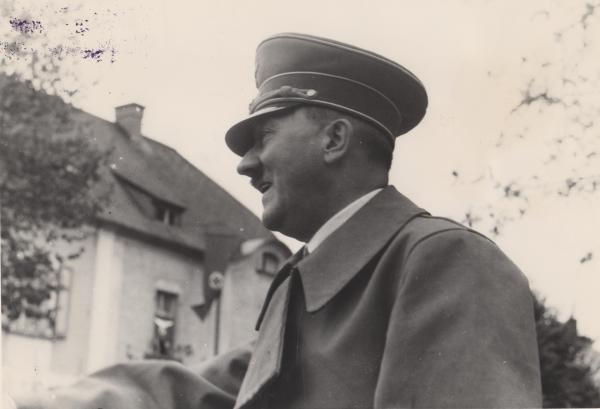 Bild 1 von 5: 1938: Hitler im Sudetenland.