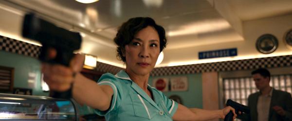 Bild 1 von 6: Florence (Michelle Yeoh)