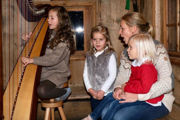 Bild 1 von 5: Im Bild: Familie Hölzl.