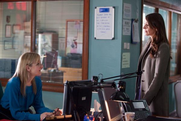 Bild 1 von 8: DC Janet Scott (Lesley Sharp, l.); DC Rachel Bailey (Suranne Jones, r.)