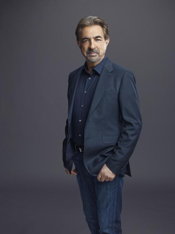 Bild 1 von 26: (10. Staffel) - Immer im Einsatz für die Gerechtigkeit: Special Agent David Rossi (Joe Mantegna) ...