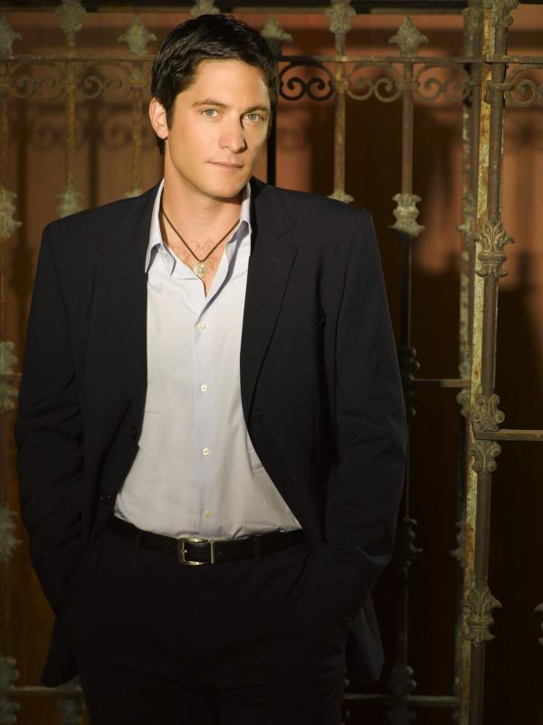 Bild 1 von 51: (4. Staffel) - Jim (David Conrad) weiß von der außergewöhnlichen Gabe seiner Frau und unterstützt sie, so gut er nur kann ...