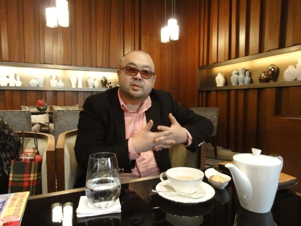 Bild 1 von 8: Kim Jong Nam, Sohn des ehemals amtierenden nordkoreanischen Präsidenten, bei einem Treffen mit Yoji Gomi.