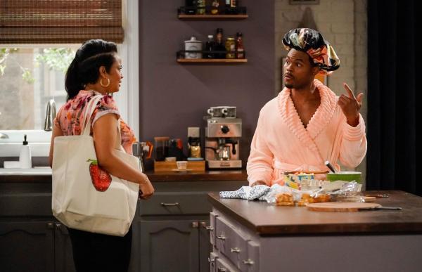 Bild 1 von 12: Randi (Kyla Pratt, l.); Carter (Julian Gant, r.)