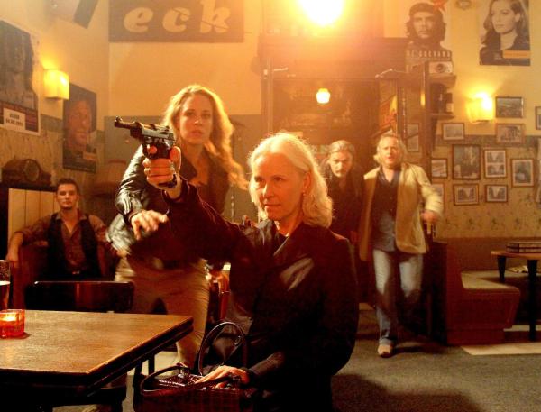 Bild 1 von 16: Im Bild (v.li.): Lilian Klebow (Penny Lanz), Michaela Rosen (Angelika Reifenberger), Stefan Jürgens (Carl Ribarski), Gregor Seberg (Helmuth Nowak).