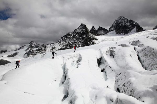 Bild 1 von 27: Im Bild (v.li.): Friedrich Juen, Hermann Maier, Hanno Dönz am Ochsentaler Gletscher.
