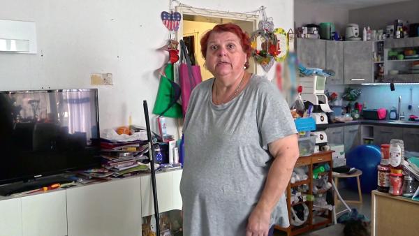 Bild 1 von 3: Nachdem Carmen (Foto) und Dieter zuletzt ihre Küche erneuert haben, soll jetzt die Wohnzimmerrenovierung folgen.