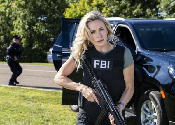 Bild 1 von 7: Nina Chase (Shantel VanSanten)