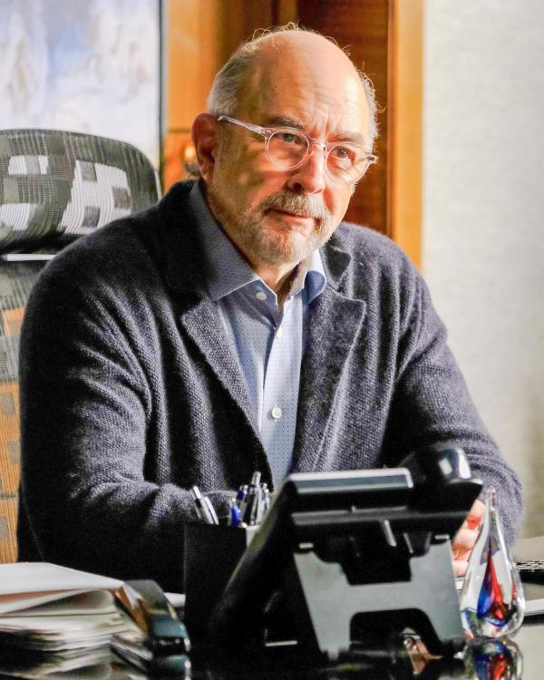 Bild 1 von 42: Im Bild: Richard Schiff (Dr. Aaron Glassman).