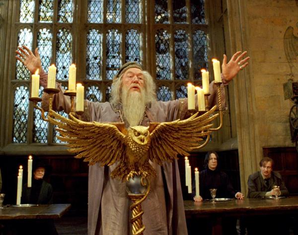 Bild 1 von 15: MICHAEL GAMBON as Professor Dumbledore in Warner Bros. Pictures? fantasy \