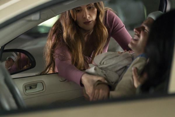 Bild 1 von 11: Dr. Carina DeLuca (Stefania Spampinato)