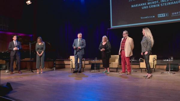 Bild 1 von 5: Im Bild: Christian Reichhold, Marianne Mendt, Erwin Steinhauer, Ines Reiger.