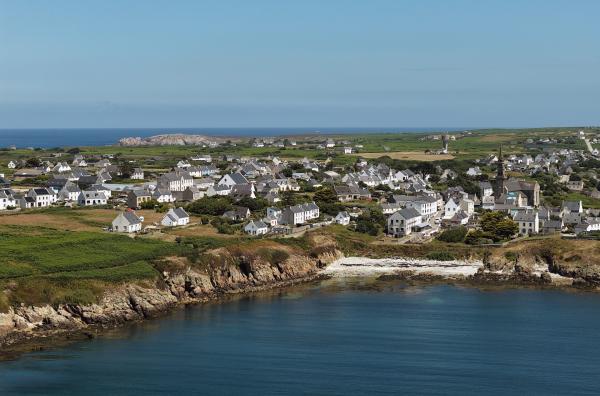 Bild 1 von 4: Die abgeschiedene Île d?Ouessant vor der bretonischen Küste im offenen Atlantik