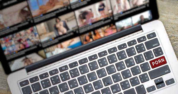 Bild 1 von 4: Pro Tag besuchen circa 115 Millionen Menschen weltweit Pornoseiten. Die  Deutschen gehören einer Erhebung zufolge mit 14 Millionen regelmäßigen Usern zu den weltweit aktivsten Pornokonsumenten.