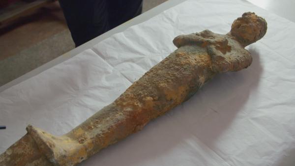 Bild 1 von 5: Jahrtausende in feuchter Erde fordern ihren Tribut: korrodierte Osiris-Statue aus dem Ägyptischen Museum, Kairo.