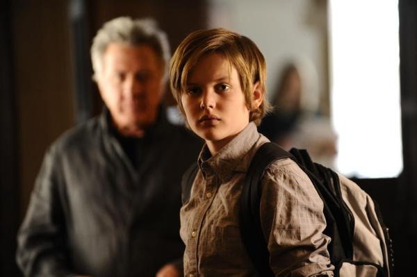 Bild 1 von 5: Nach dem Tod seiner alkoholkranken Mutter bekommt der aufmüpfige und streitsüchtige 12-jährige Stet (Garrett Wareing) die Chance seines Lebens. Gegen den Willen des Chorleiters wird er im National Boychoir, Amerikas renommiertestem Knabenchor, aufgenommen. Denn eines kann der Junge: singen wie ein Engel!