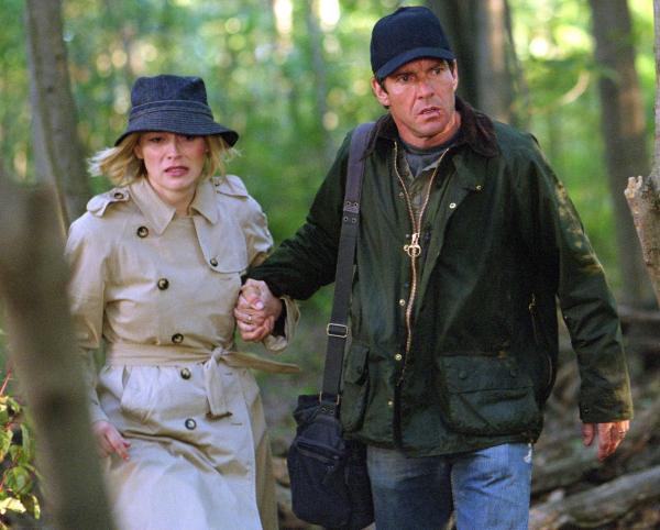 Bild 1 von 16: Ahnen noch nicht, dass ihnen ein Psychopath ans Leder will: Cooper Tilson (Dennis Quaid, r.) und seine Frau Leah (Sharon Stone, l.)
