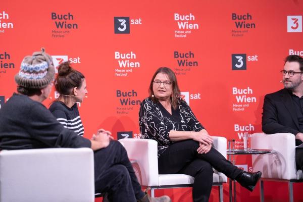 Bild 1 von 9: Franzobel, Barbara Kadletz, Brigitte Schwens-Harrant, Peter Fässlacher