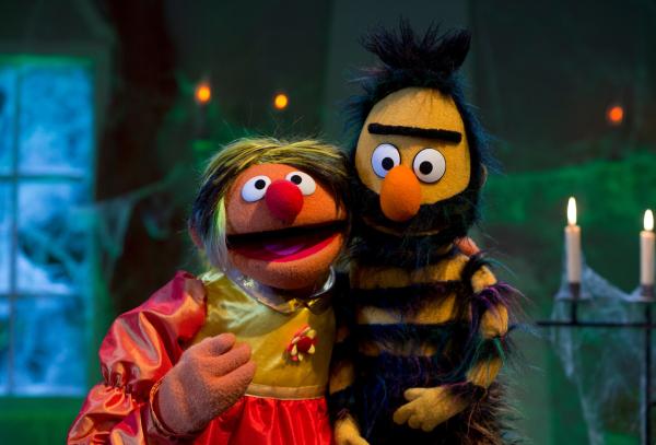 Bild 1 von 3: Ernie (l.) und Bert (r.) sind \