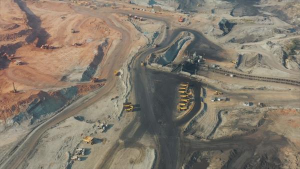 Bild 1 von 5: In vielen afrikanischen und asiatischen Entwicklungsländern geht es beim Landbesitz vor allem um Bodenschätze.