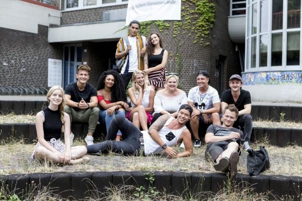 Bild 1 von 4: Shooting; Gruppe; Schüler