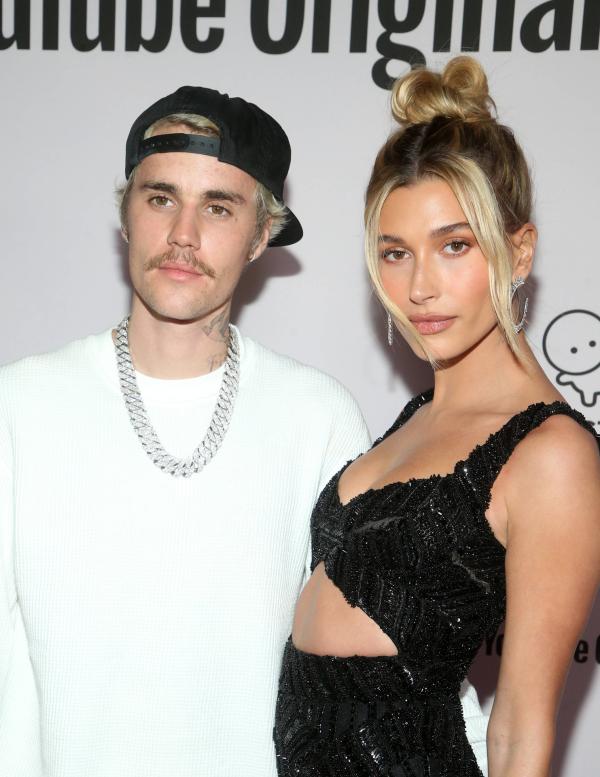 Bild 1 von 3: Justin und Hailey Bieber bei der Premiere ihrer YouTube Serie \