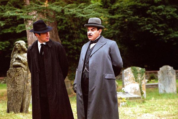 Bild 1 von 7: Im Bild: Paul McGann (Dr. Peter Lord), David Suchet (Hercules Poirot).