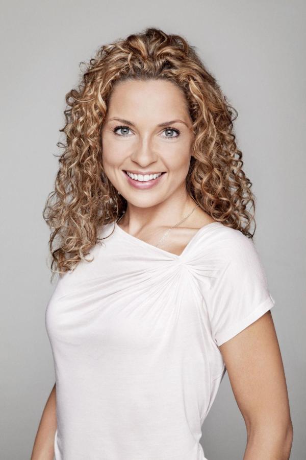 Bild 1 von 23: Kennt auch die Schattenseiten des Lebens: Nina (Maria Wedig) ...