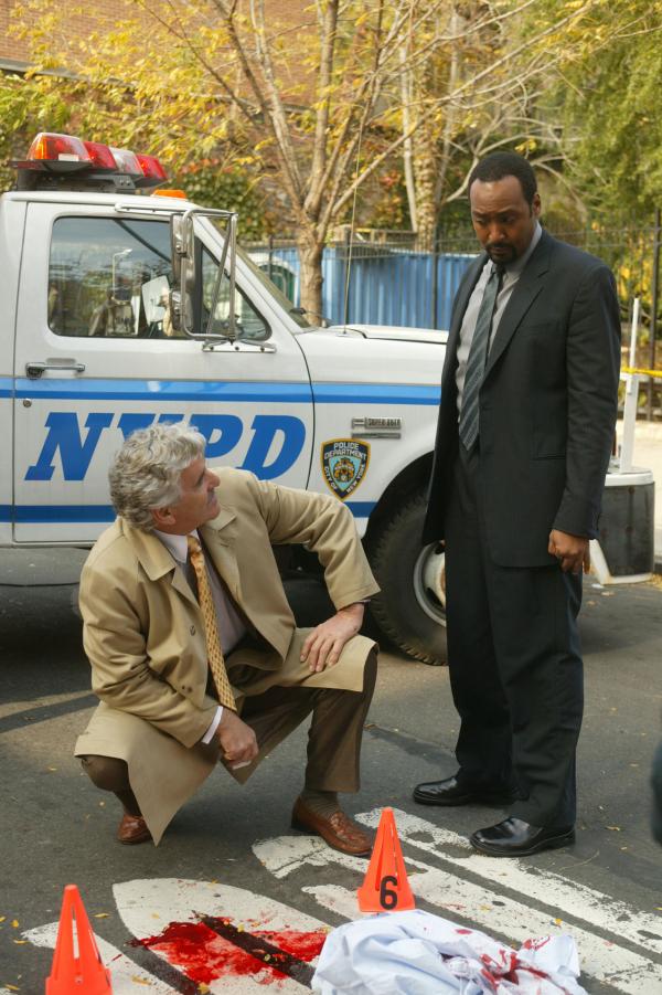 Bild 1 von 4: LAW & ORDER Season15 EP Fixed, Law and Order Staffel 15 EP Die Angst des Sozialarbeiters