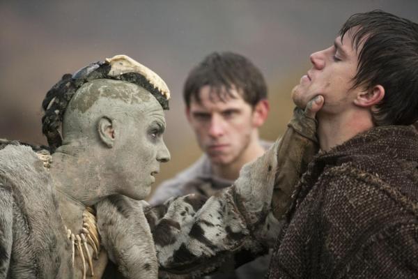 Bild 1 von 6: (v.l.n.r.) Robbenprinz (Tahar Rahim); Esca (Jamie Bell); Marcus Aquila (Channing Tatum)