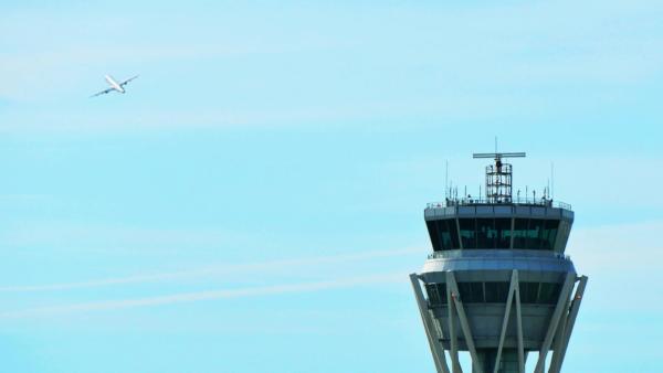 Bild 1 von 2: Drei unterschiedliche Piloten kontaktierten im November 2018 die Flugverkehrskontrolle am Flughafen Shannon wegen der Beobachtung eines unbekannten Flugobjekts am Horizont vor der Westküste Irlands.