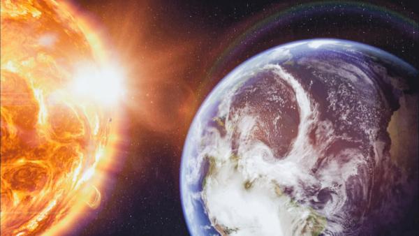 Bild 1 von 4: Seit 4,6 Milliarden Jahren rast die Erde um die Sonne.