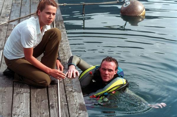 Bild 1 von 8: Im Bild: Doris Schretzmayer (Lisa Engel), Dirk Martens (Eddie).