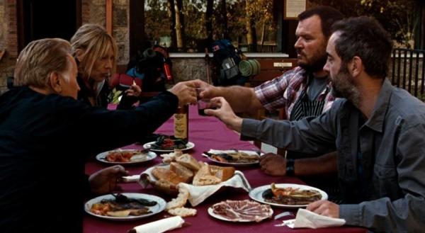 Bild 1 von 5: (v.l.n.r.) Tom (Martin Sheen); Sarah (Deborah Kara Unger); Joost (Yorick van Wageningen); Jack (James Nesbitt)