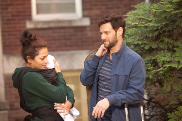 Bild 1 von 9: Lori (Inbar Lavi, l.); Ken (Justin Bartha, r.)