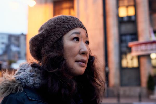 Bild 1 von 5: Für Eve (Sandra Oh) ist die Sache noch nicht vorbei. Sie hat eine Idee, wie sie die Gesuchte endlich aufspüren kann.