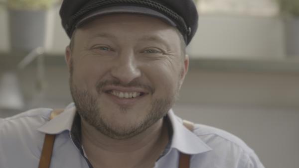 Bild 1 von 4: Sebastian Lege packt aus: Der Produktentwickler zeigt, was in den süßen Versuchungen im Supermarktregal steckt.