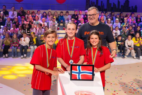 Bild 1 von 11: Das rote Team aus Oslo in Norwegen hatte einen tollen Tag im Studio.