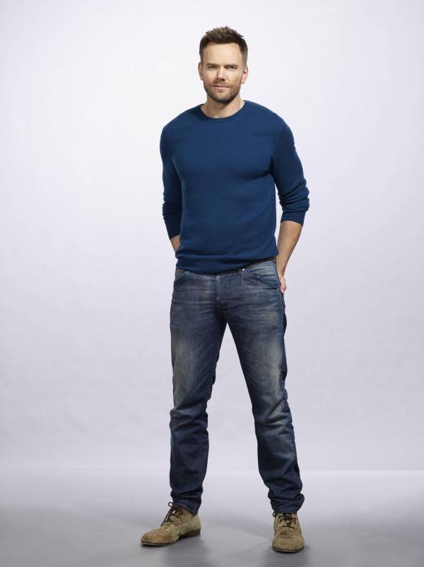 Bild 1 von 34: (6. Staffel) - Muss damit kämpfen, dass er so schnell nicht aus dem Greendale College herauskommen wird: Jeff (Joel McHale) ...