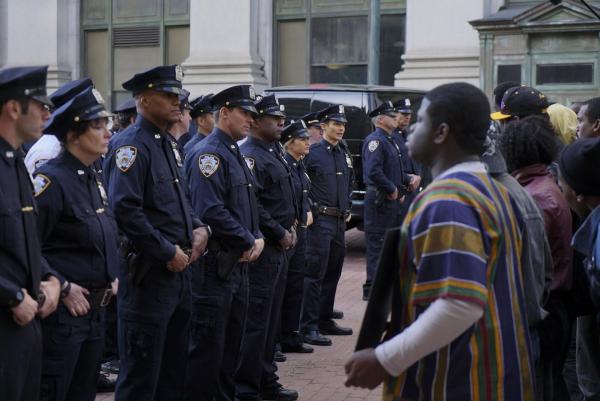 Bild 1 von 7: Bei Protesten gegen Polizeigewalt versuchen Demonstranten, die Polizei gezielt zu provozieren. Die Fronten verhärten sich ...