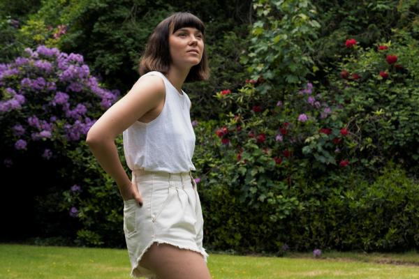 Bild 1 von 3: Episode 2The Midwich Cuckoos is an exciting modern day reimagining of John Wyndham?s classic science fiction novel of the same name. The Midwich Cuckoos is an unnerving fable for our turbulent times, a thrilling, strange and at times horrifying journey into parenthood, which lays bare any parent?s worst fear: that the thing most precious to us - a child - might desire our destruction.