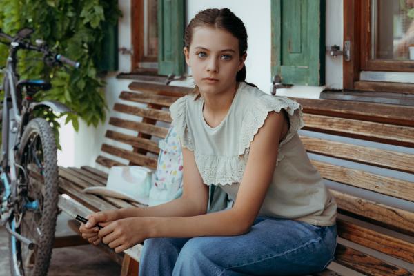 Bild 1 von 15: Sophia Gruber (Ylvi Unertl) macht sich Sorgen um den Gesundheitszustand ihrer neuen Freundin.