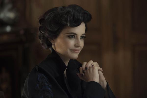 Bild 1 von 11: Miss Peregrine (Eva Green)