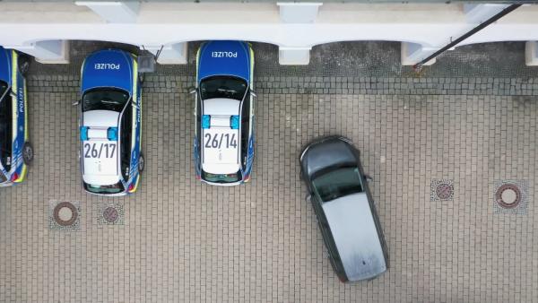 Bild 1 von 1: Die Polizei Dillingen sucht den Mörder von Maria K. und deren Tochter Luise.