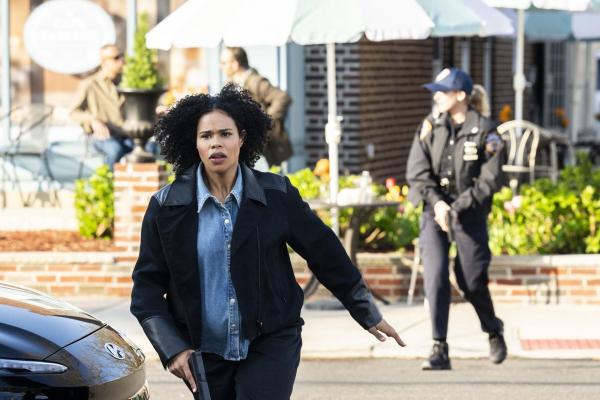 Bild 1 von 10: Sheryll Barnes (Roxy Sternberg)